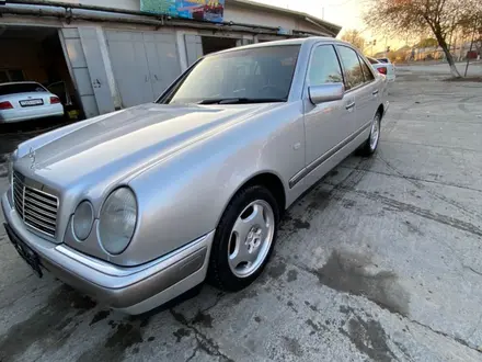 Mercedes-Benz E 280 1996 года за 3 200 000 тг. в Кентау – фото 3