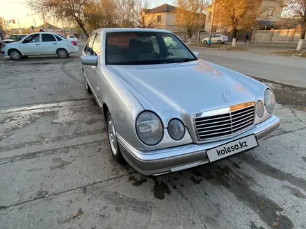 Mercedes-Benz E 280 1996 года за 3 200 000 тг. в Кентау – фото 2