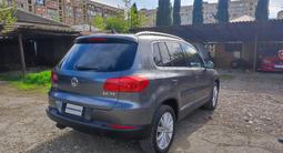 Volkswagen Tiguan 2014 года за 7 100 000 тг. в Алматы – фото 3