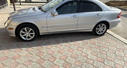 Mercedes-Benz C 280 2006 года за 4 500 000 тг. в Актау – фото 2