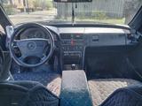 Mercedes-Benz C 180 1994 года за 2 100 000 тг. в Сатпаев – фото 4