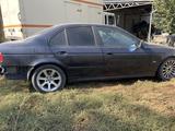 BMW 528 1999 года за 1 850 000 тг. в Алматы – фото 4