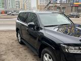Toyota Land Cruiser 2023 года за 50 000 000 тг. в Астана