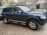 Volkswagen Touareg 2004 года за 4 100 000 тг. в Алматы – фото 5