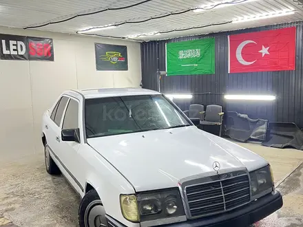 Mercedes-Benz E 230 1989 года за 1 050 000 тг. в Караганда