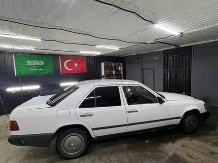 Mercedes-Benz E 230 1989 года за 1 050 000 тг. в Караганда – фото 5