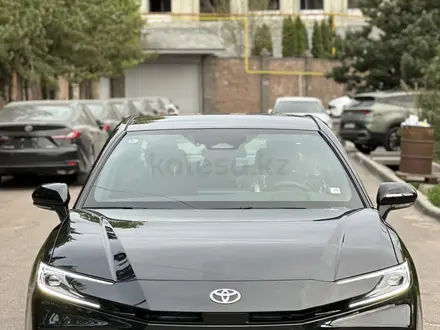 Toyota Camry 2024 года за 17 700 000 тг. в Алматы – фото 2