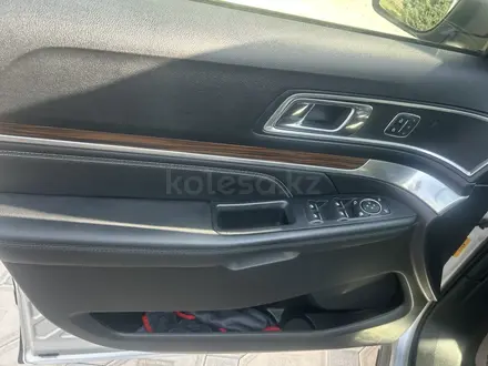 Ford Explorer 2016 года за 12 200 000 тг. в Алматы – фото 9