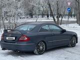 Mercedes-Benz CLK 240 2003 года за 4 700 000 тг. в Астана – фото 3