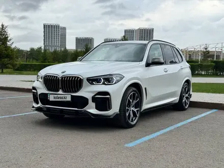 BMW X5 M 2021 года за 53 000 000 тг. в Астана