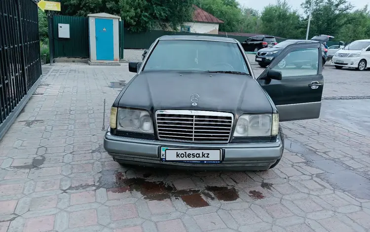 Mercedes-Benz E 200 1994 годаfor1 800 000 тг. в Талдыкорган