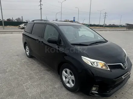 Toyota Sienna 2016 года за 9 700 000 тг. в Актау – фото 2