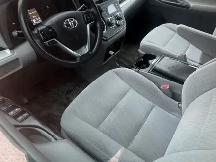 Toyota Sienna 2016 года за 9 700 000 тг. в Актау – фото 5