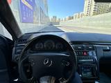 Mercedes-Benz E 320 2001 года за 3 800 000 тг. в Шымкент – фото 2