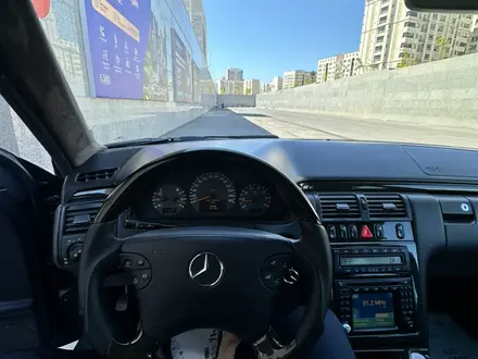 Mercedes-Benz E 320 2001 года за 3 650 000 тг. в Шымкент – фото 2