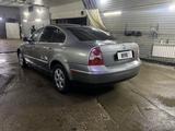 Volkswagen Passat 2003 годаfor2 490 000 тг. в Астана – фото 4