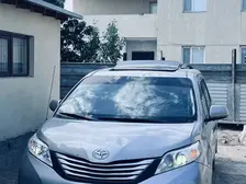 Toyota Sienna, 2012
