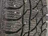 Шевроле трекер 4 комплект оригинальные диски и шины липучки 215/65/16 за 150 000 тг. в Шымкент – фото 2