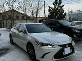 Lexus ES 250 2022 года за 24 000 000 тг. в Шымкент