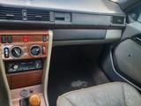 Mercedes-Benz E 230 1985 годаүшін900 000 тг. в Усть-Каменогорск – фото 5