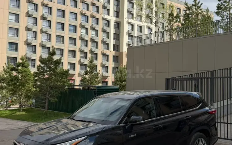 Toyota Highlander 2023 годаүшін19 300 000 тг. в Астана