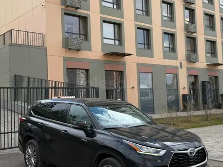 Toyota Highlander 2023 года за 19 300 000 тг. в Астана – фото 2