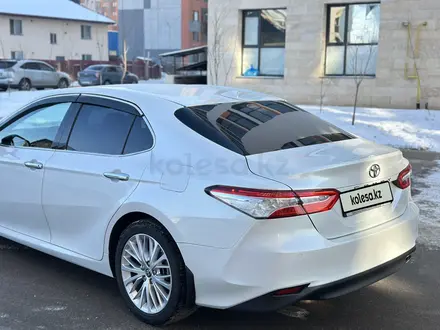 Toyota Camry 2020 года за 14 400 000 тг. в Алматы – фото 5