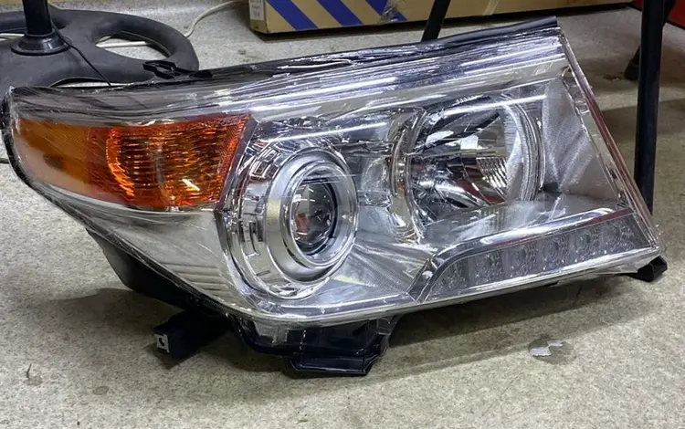 Фара правая леваяна ленд крузер за 80 000 тг. в Алматы