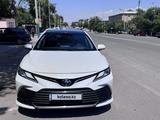 Toyota Camry 2022 года за 14 000 000 тг. в Шымкент