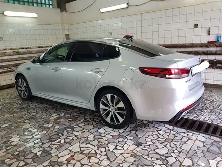 Kia Optima 2018 года за 11 800 000 тг. в Уральск – фото 4