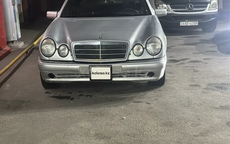 Mercedes-Benz E 320 1997 года за 2 500 000 тг. в Алматы