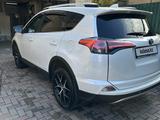 Toyota RAV4 2018 года за 12 000 000 тг. в Караганда – фото 2