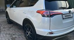 Toyota RAV4 2018 годаүшін12 000 000 тг. в Караганда – фото 2