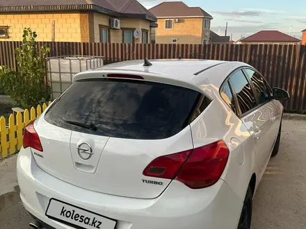 Opel Astra 2011 года за 3 300 000 тг. в Атырау