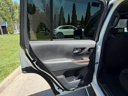 Toyota Land Cruiser 2022 года за 45 000 000 тг. в Алматы – фото 18