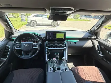 Toyota Land Cruiser 2022 года за 45 000 000 тг. в Алматы – фото 27