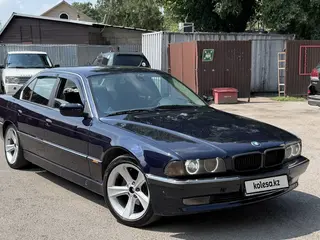 BMW 728
