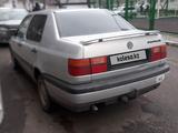 Volkswagen Vento 1993 года за 1 750 000 тг. в Астана – фото 2