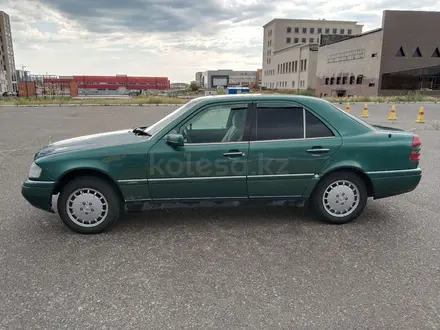 Mercedes-Benz C 180 1993 года за 1 400 000 тг. в Караганда – фото 2