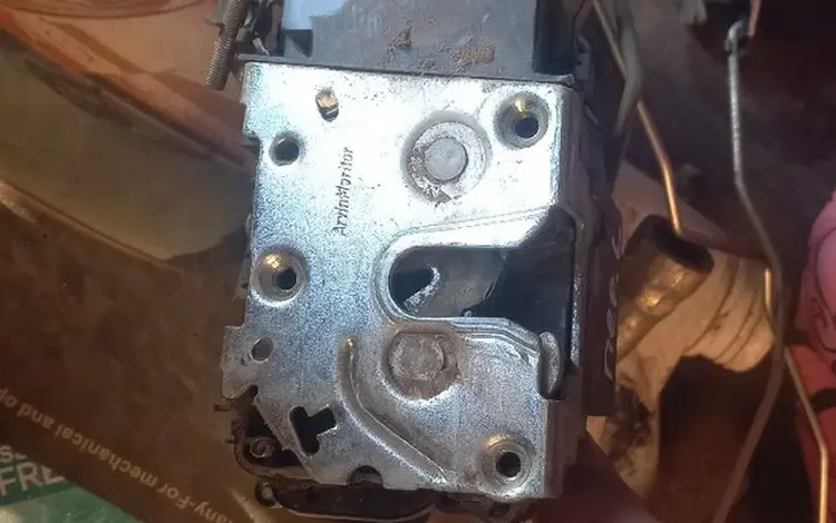 Замок за 10 000 тг. в Астана