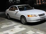 Toyota Camry 2000 года за 3 700 000 тг. в Алматы – фото 2