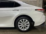 Toyota Camry 2020 года за 14 500 000 тг. в Шымкент – фото 5