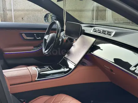 Mercedes-Benz S 580 2021 года за 70 000 000 тг. в Алматы – фото 17