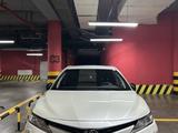 Toyota Camry 2020 года за 15 500 000 тг. в Астана – фото 3