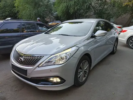 Hyundai Grandeur 2015 года за 3 600 000 тг. в Астана – фото 5