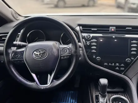 Toyota Camry 2019 года за 14 500 000 тг. в Актау – фото 11