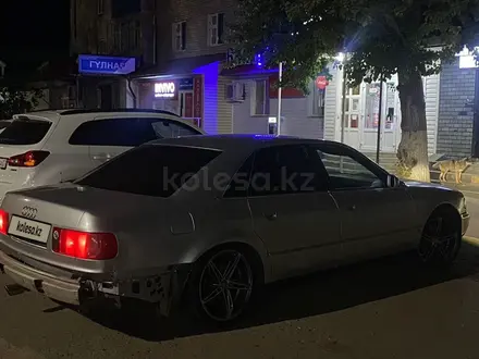 Audi A8 1994 года за 3 300 000 тг. в Уральск