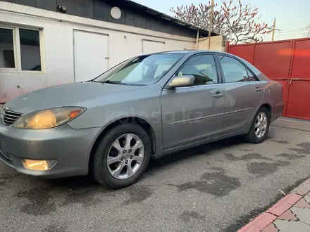 Toyota Camry 2005 года за 6 000 000 тг. в Алматы – фото 2