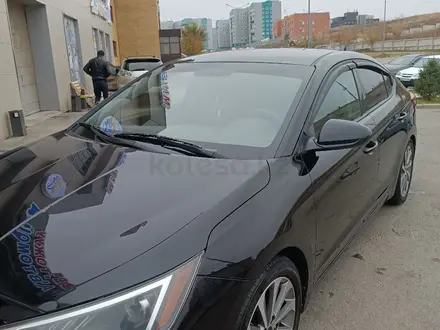 Hyundai Elantra 2018 года за 7 950 000 тг. в Усть-Каменогорск – фото 2