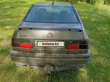 Volkswagen Vento 1993 годаүшін750 000 тг. в Семей – фото 2